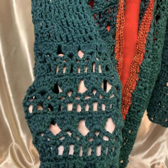 Intricate crochet forest green cardigan. - Picture 2 of 7